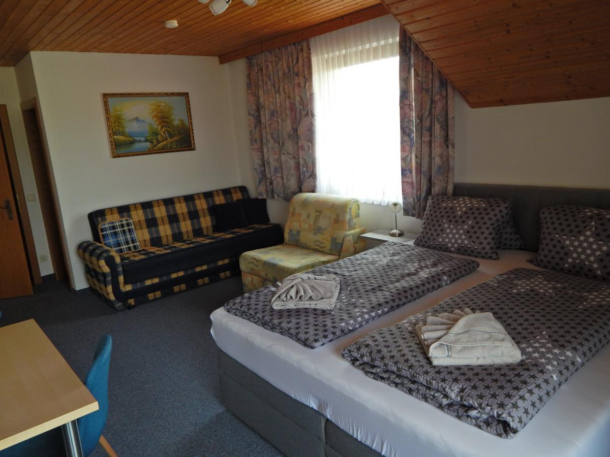 Pension-Ferienwohnung Rotar Faak am See Exterior foto