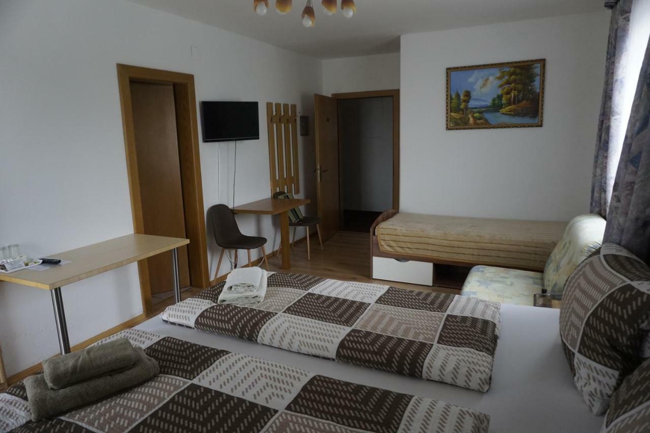 Pension-Ferienwohnung Rotar Faak am See Exterior foto